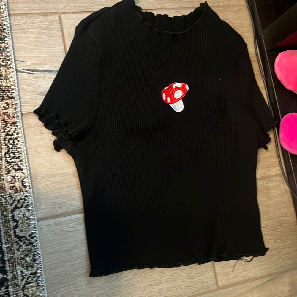 Mushroom crop top